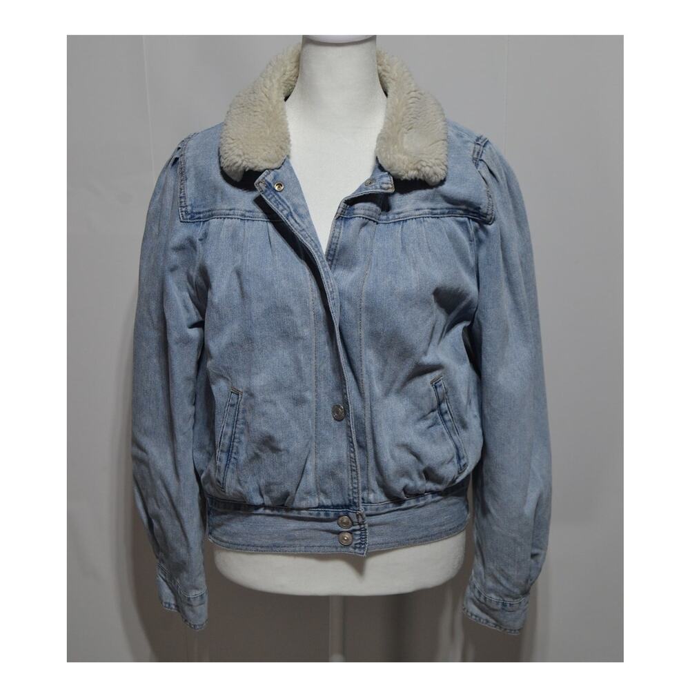 American Eagle Outfitters Woman's Jean Jacket with Fur Collar Size Small